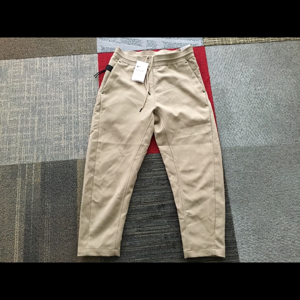 Nike tech pack woven crop pants men’s size small